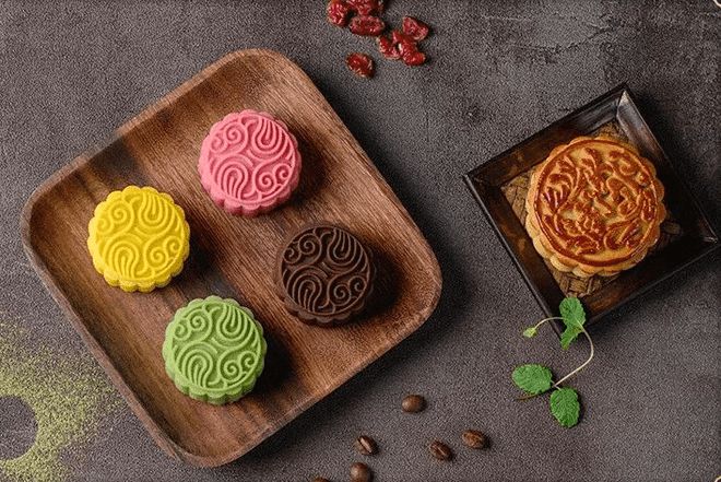 月餅全自動(dòng)刷蛋機(jī)，提高產(chǎn)品產(chǎn)量，提升產(chǎn)品檔次！